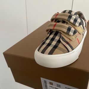 Burberry Shoes kids (11.5)